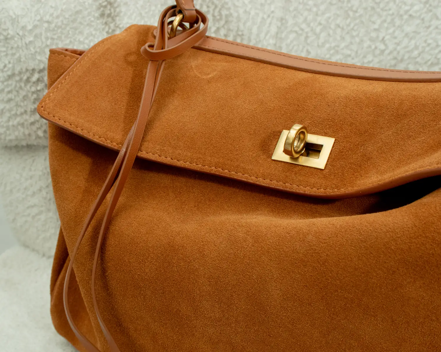 Celestia Camel thumbnail 2