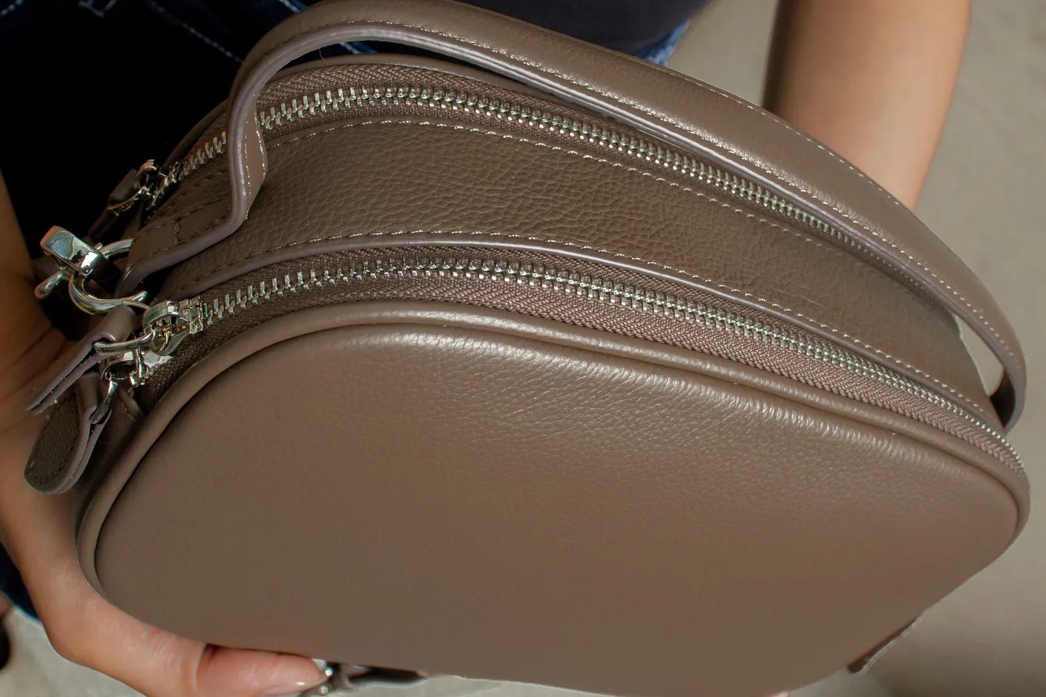 Desya Gray thumbnail 2