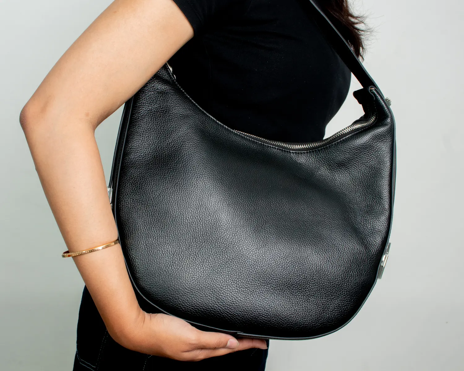 Elakshi Black thumbnail 2