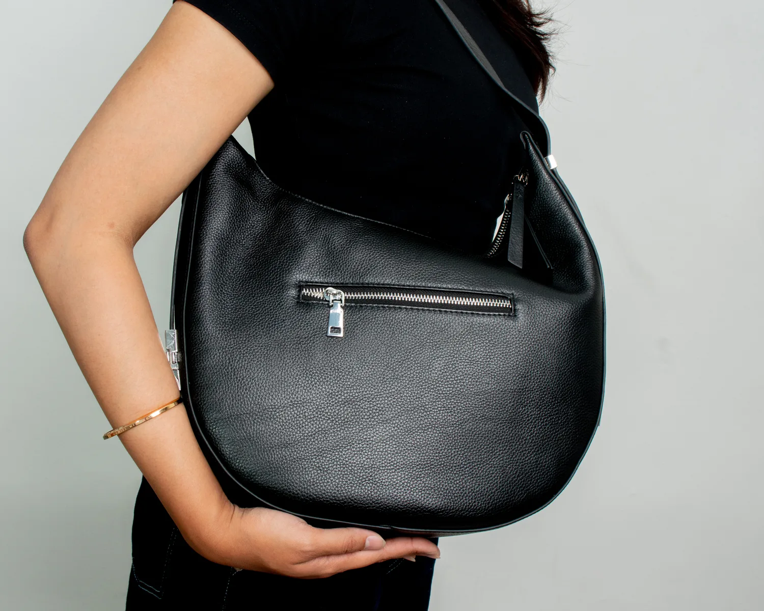 Elakshi Black thumbnail 4