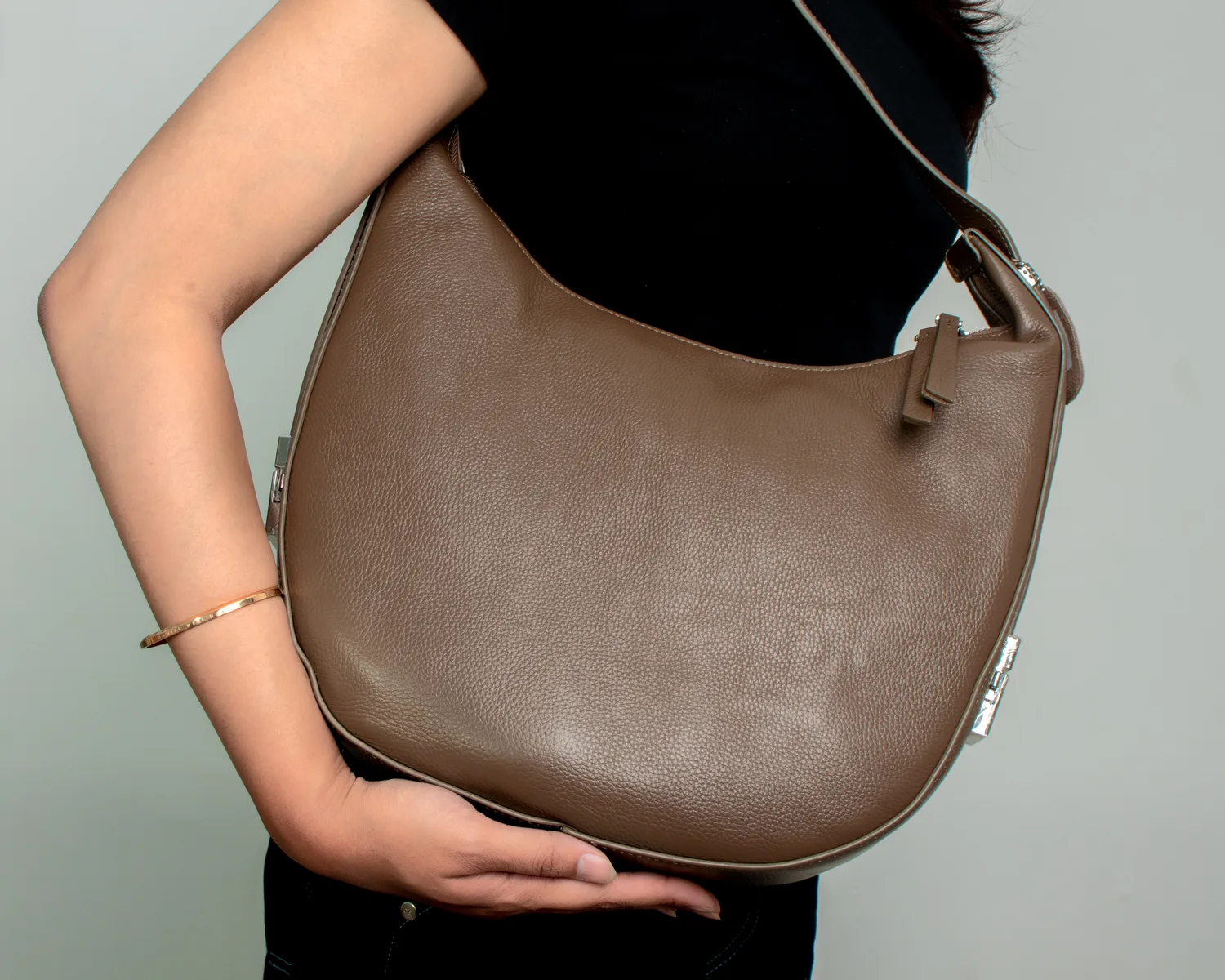 Elakshi Gray thumbnail 2