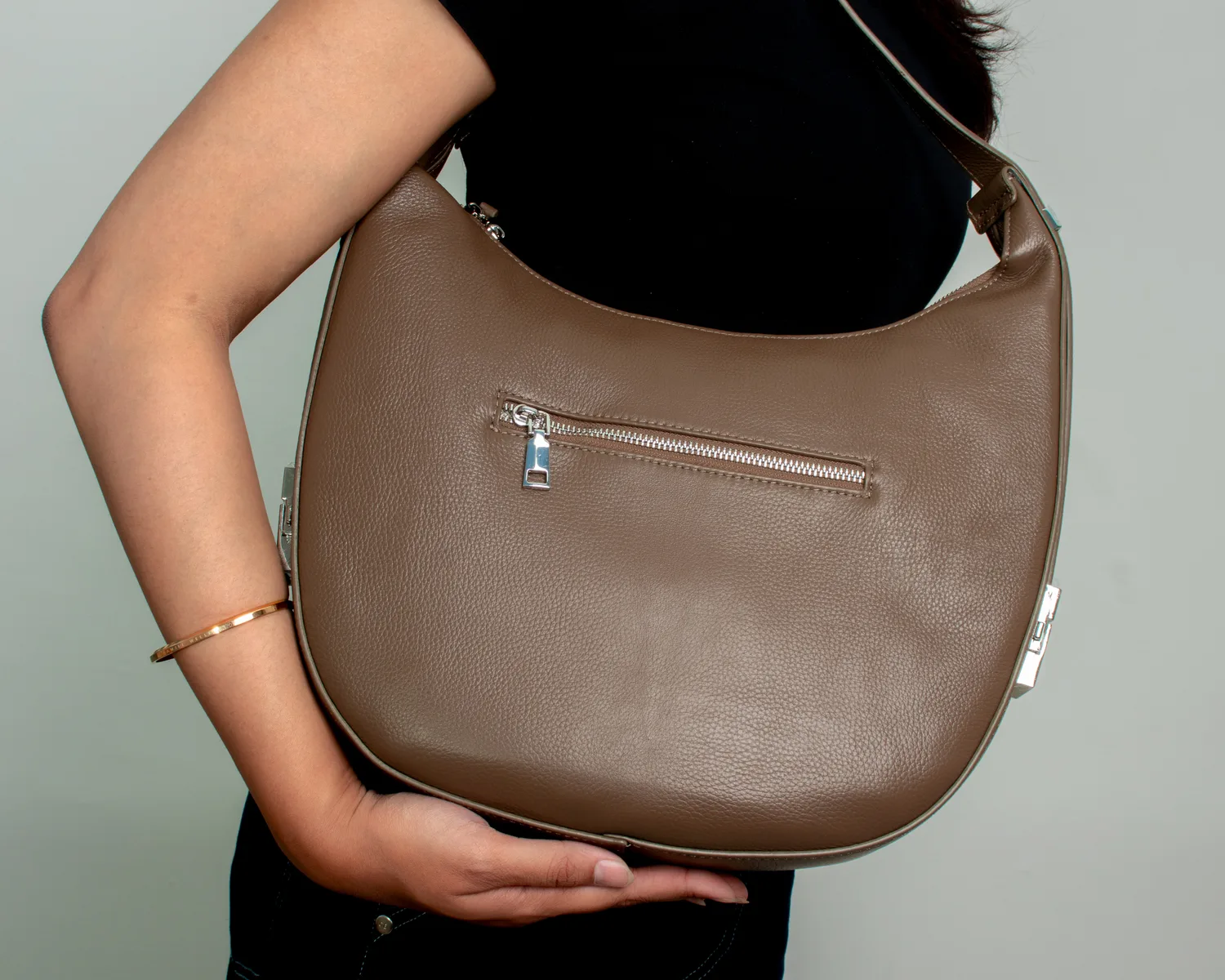 Elakshi Gray thumbnail 3