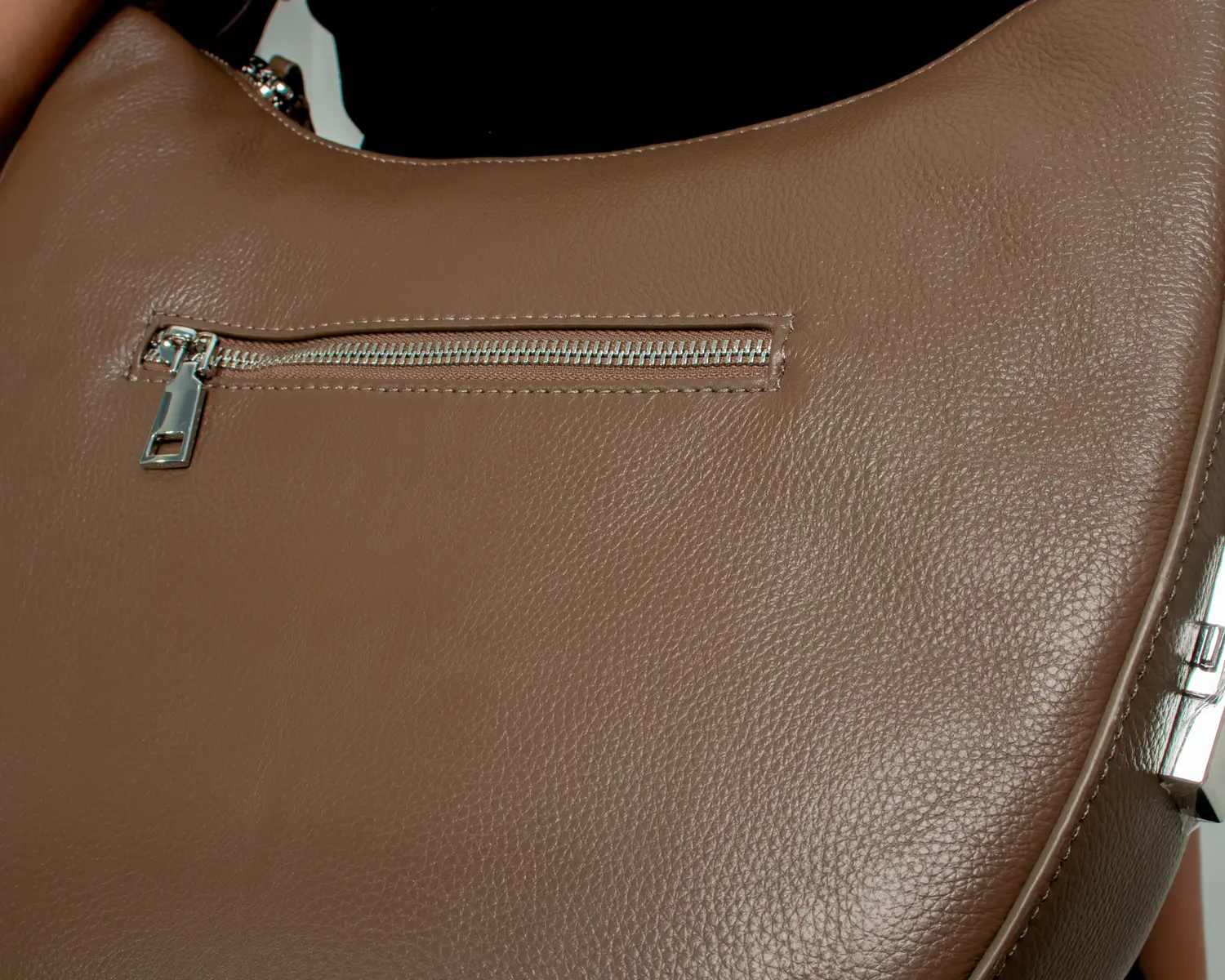 Elakshi Gray thumbnail 4