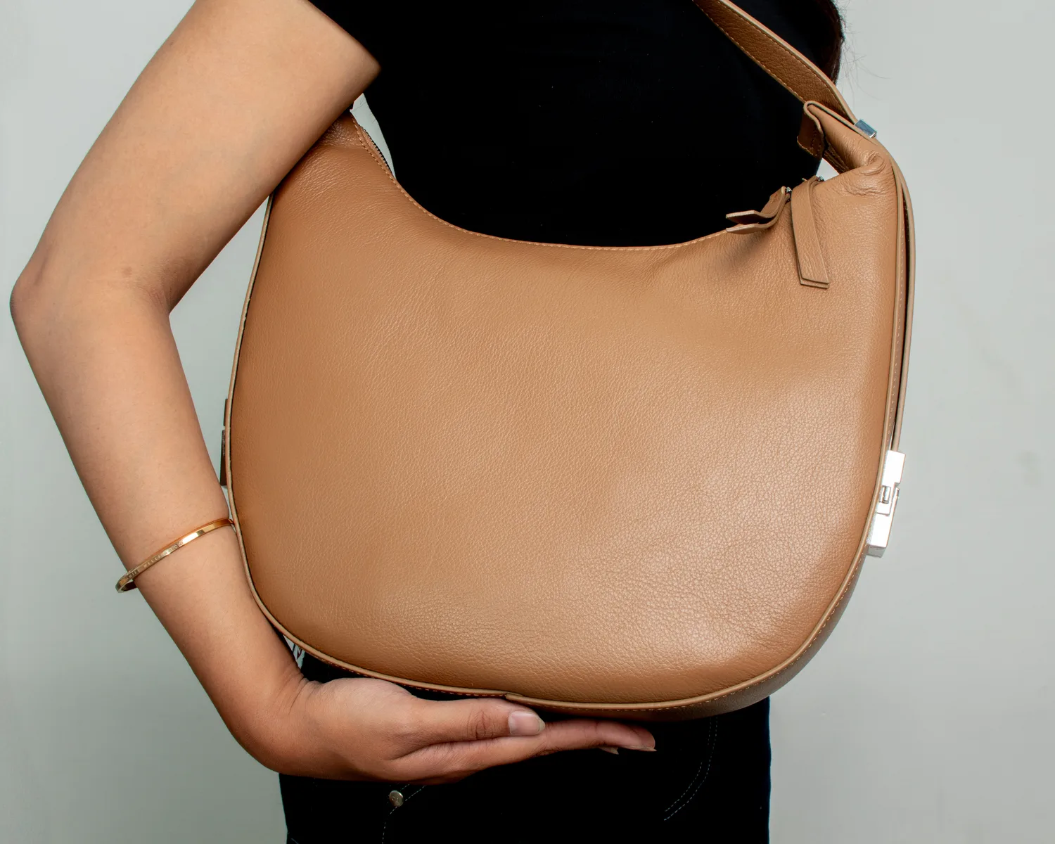 Elakshi Light Gray thumbnail 2