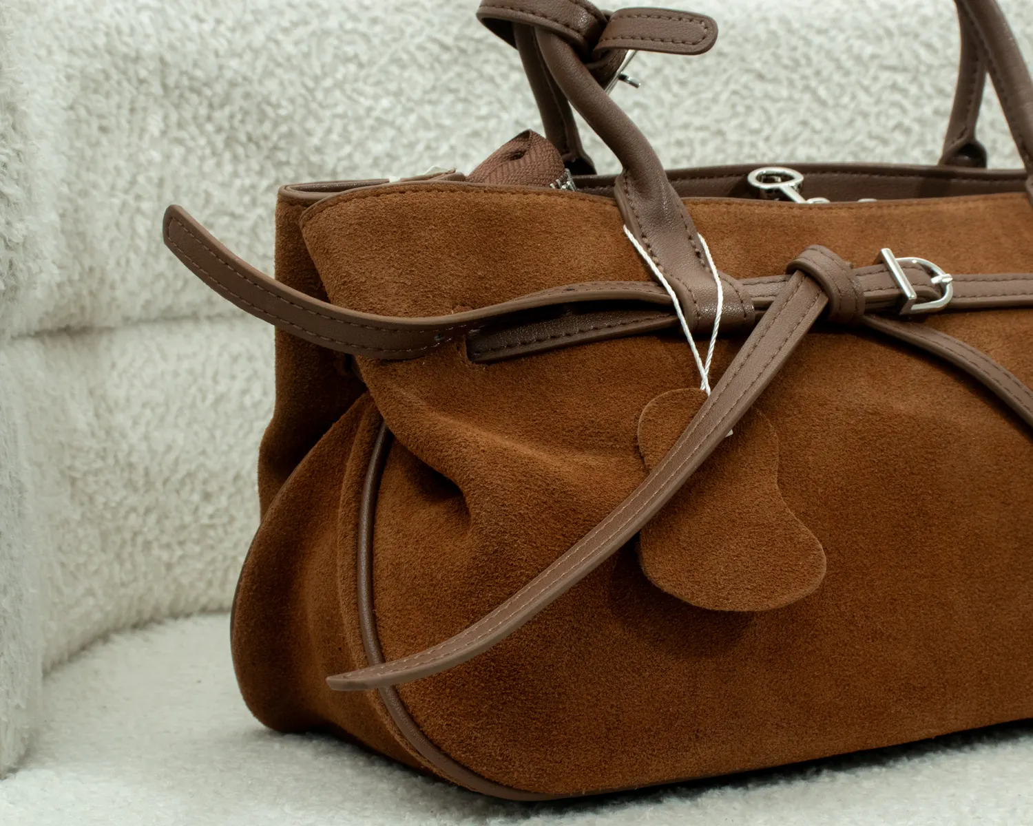 Jamise Caramel thumbnail 2